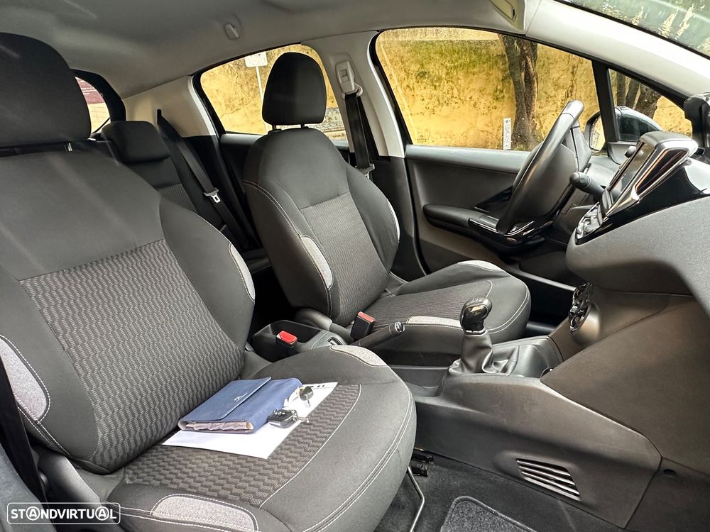 Peugeot 208 1.2 PureTech Active - 13