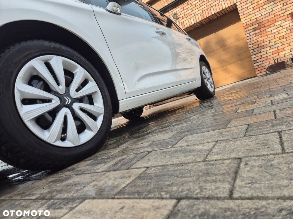Citroën C4 e-HDi 115 Exclusive - 16