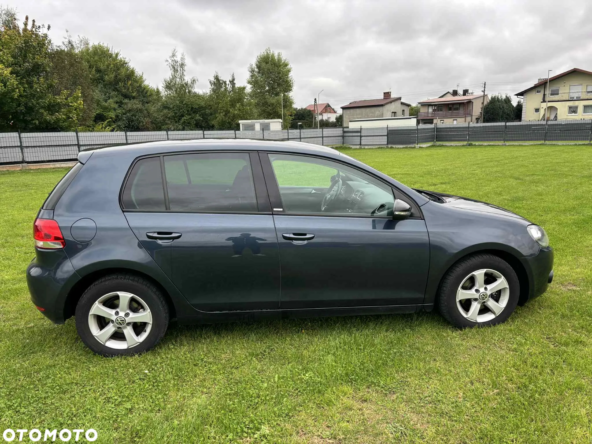 Volkswagen Golf - 6