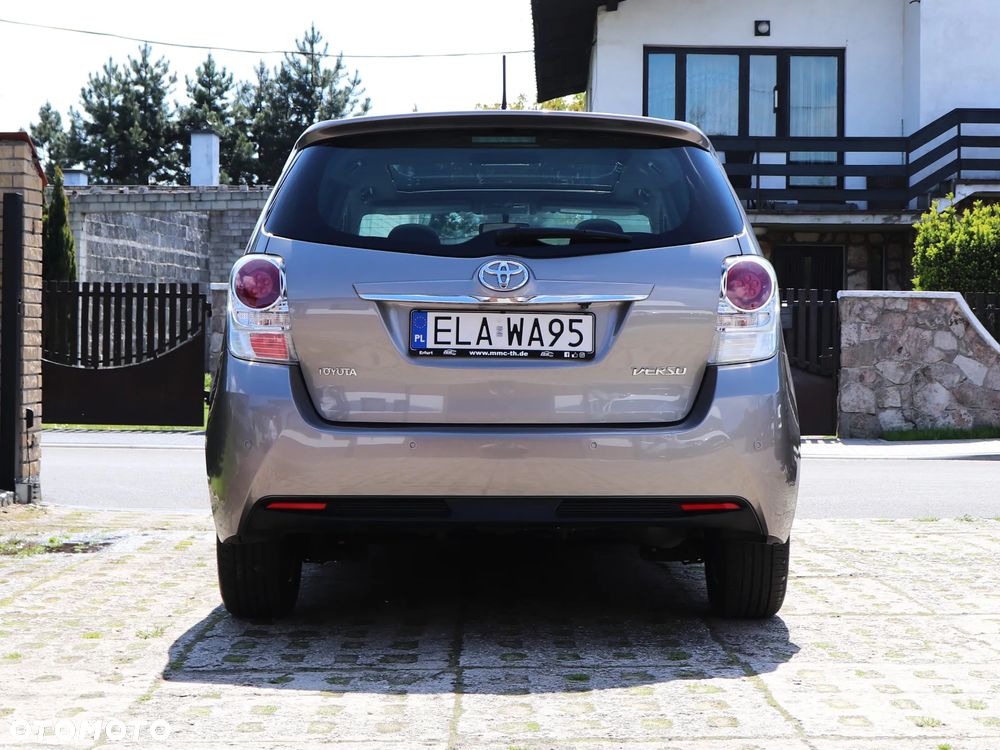 Toyota Verso 1.8 Premium - 12
