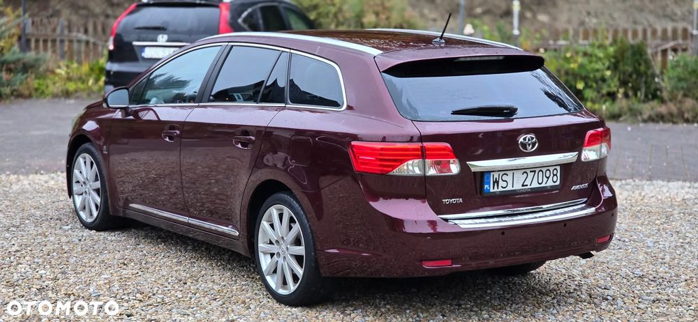 Toyota Avensis 2012 photo 2