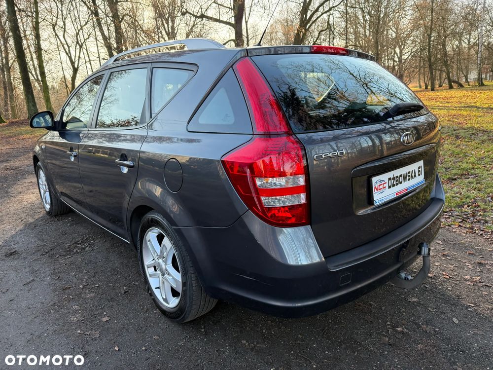 Kia Ceed 1.6 CRDi 90 Vision - 9