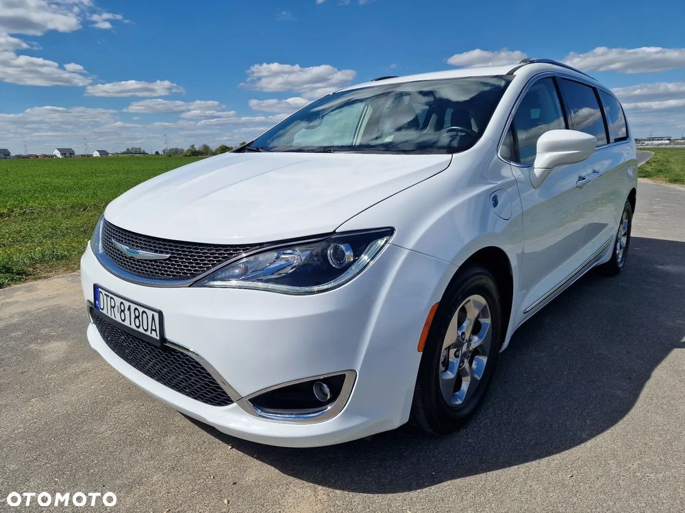 Chrysler Pacifica - 2