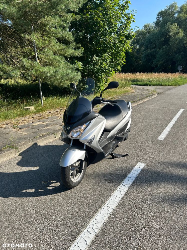 Suzuki Burgman - 10