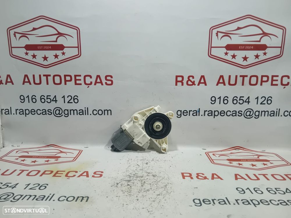 Motor de Elevador Vidro Porta Frente Esquerdo Mercedes Class A W176 0130822690 Original - 3