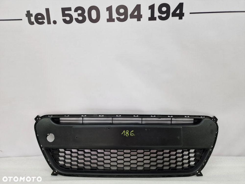 KIA PICANTO II 11- KRATKA ŚRODKOWA ZDERZAKA PRZEDNIEGO PRZÓD , NR 86569-1Y000 , NR AUKCJI KR186 - 1