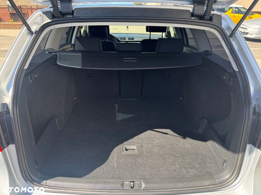 Volkswagen Passat 1.6 TDI Comfortline - 12