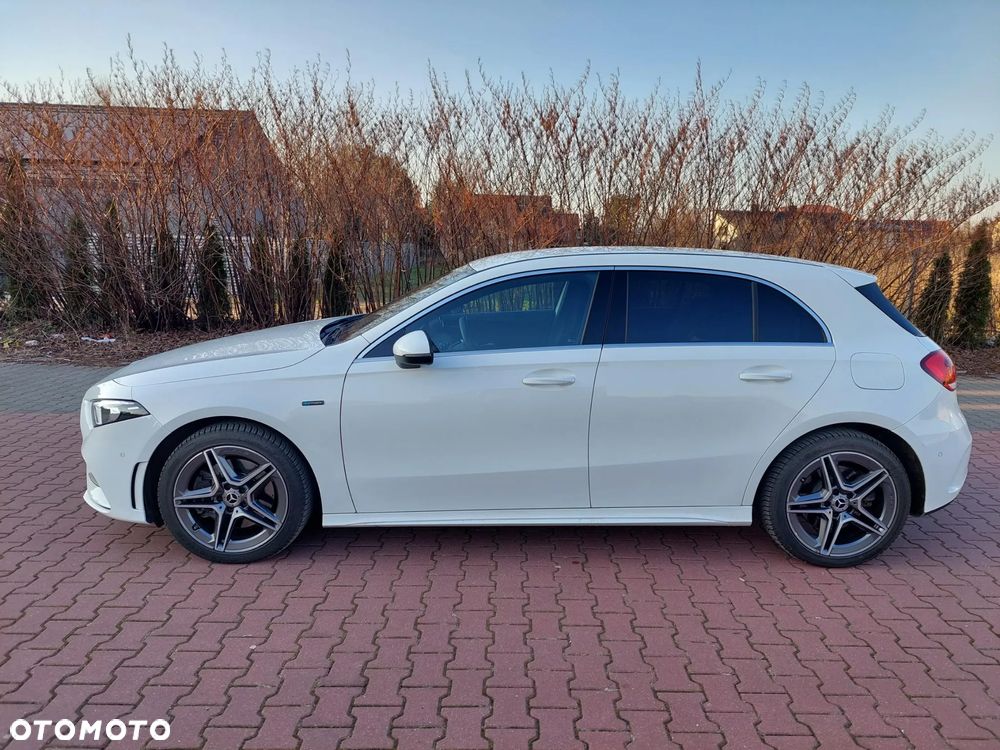 Mercedes-Benz Klasa A 250 E AMG Line 8G-DCT - 7