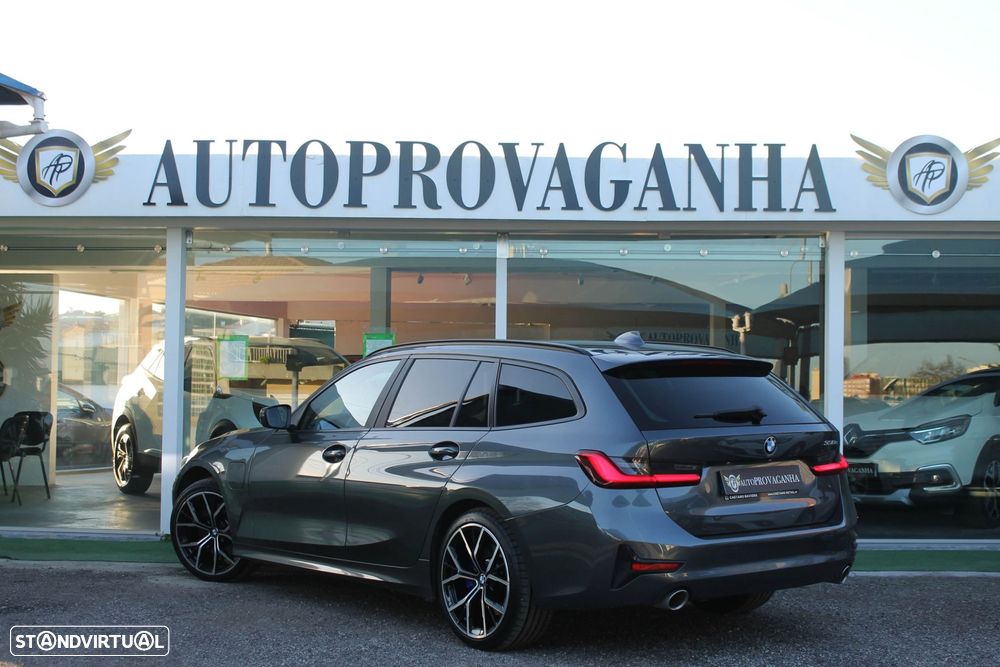 BMW 330 e Touring Auto - 54