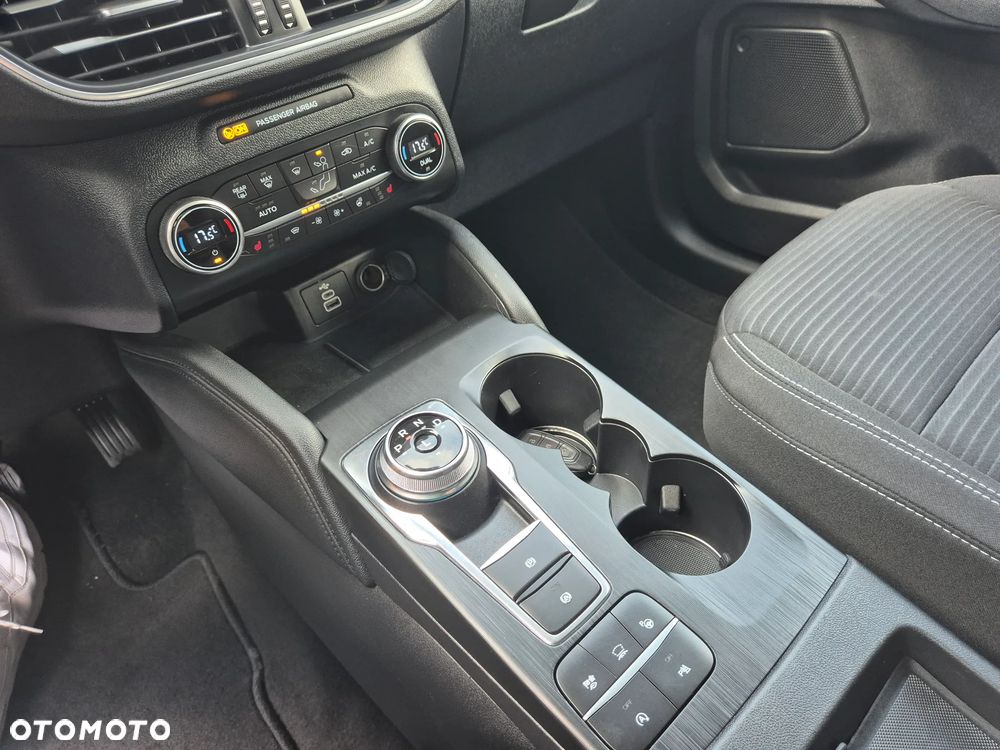 Ford Kuga - 37