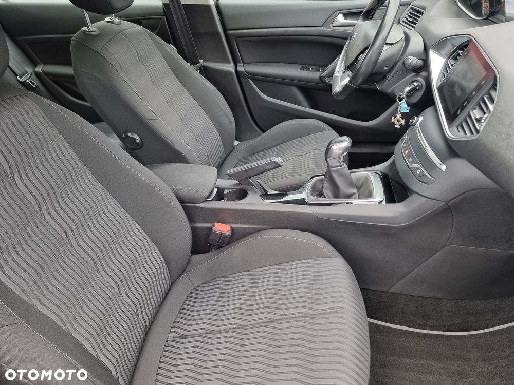 Peugeot 308 1.2 PureTech Active S&S - 19