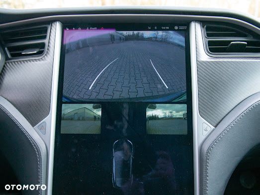 Tesla Model S - 37