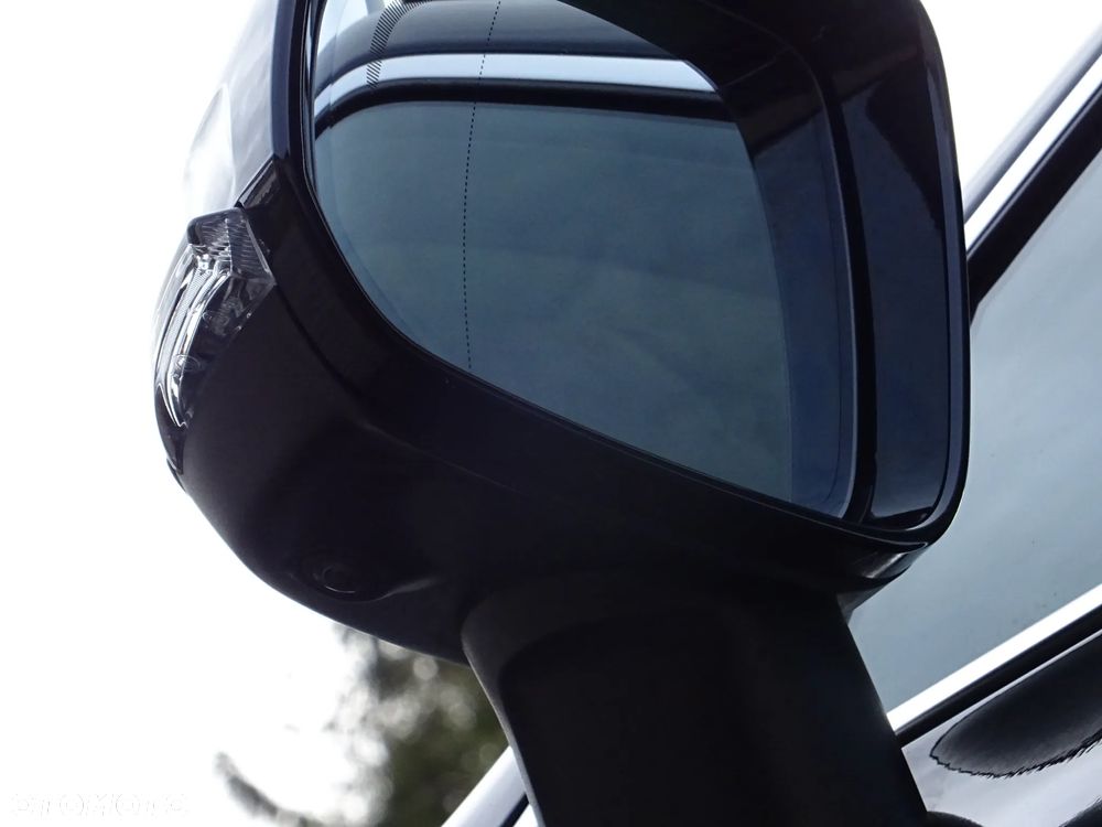 Volvo XC 60 B4 D AWD Ultimate Bright - 35