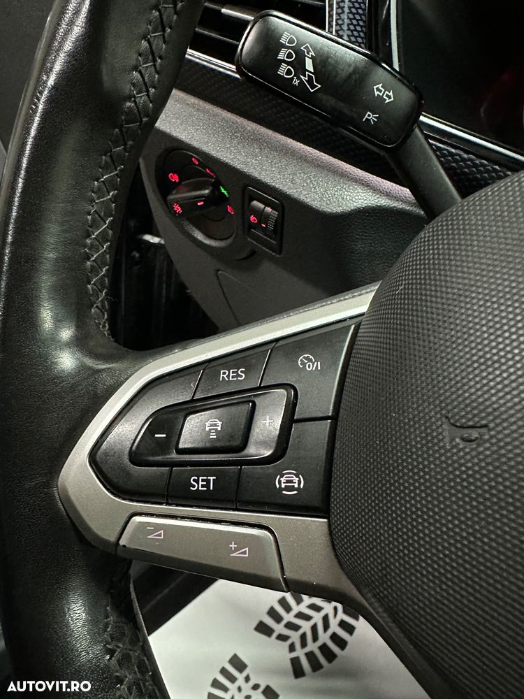 Volkswagen T-Cross - 12