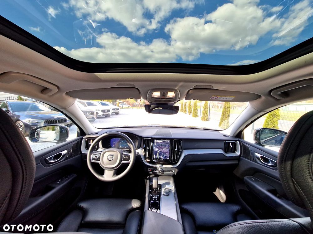 Volvo XC 60 B4 B Plus Dark - 11