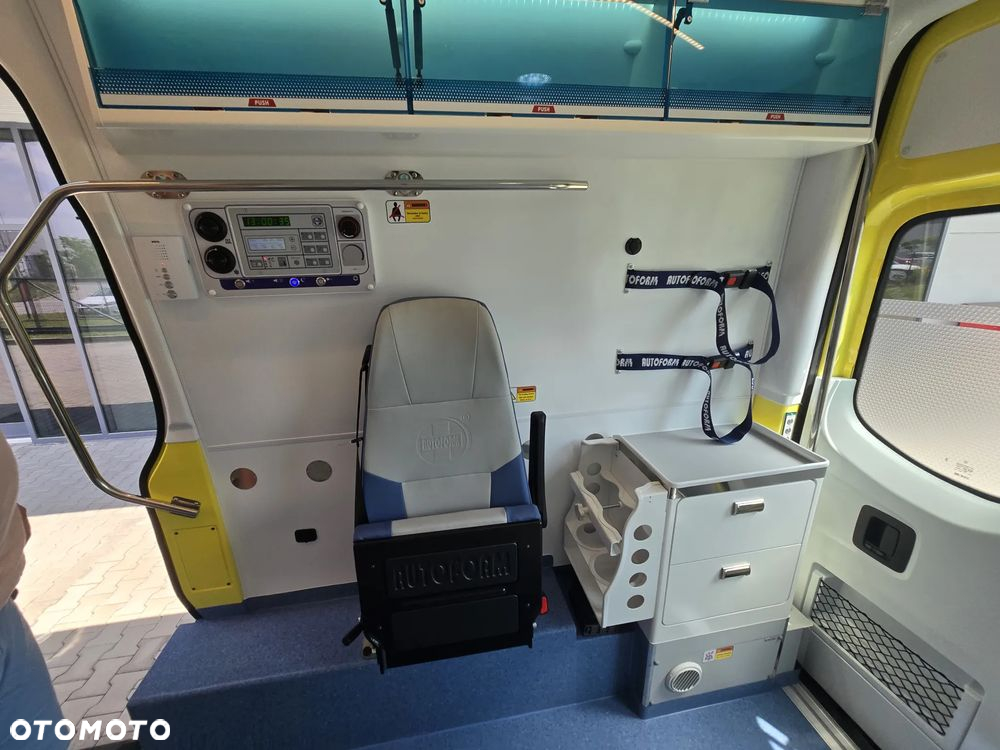 Mercedes-Benz Sprinter - 15