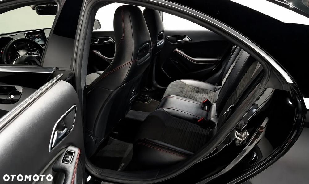 Mercedes-Benz CLA 250 AMG Line 7G-DCT - 30