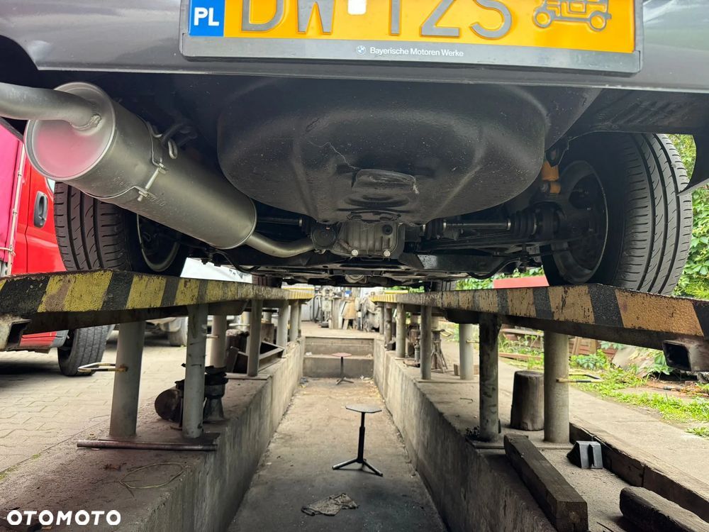 BMW Seria 3 318i - 12