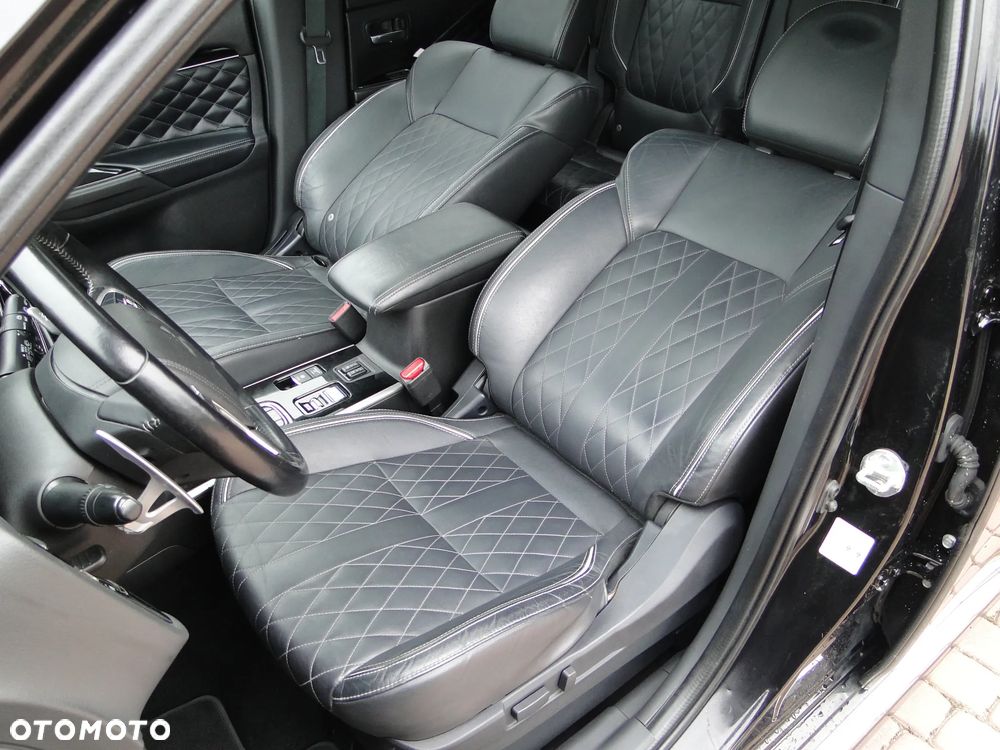 Mitsubishi Outlander Instyle + - 17