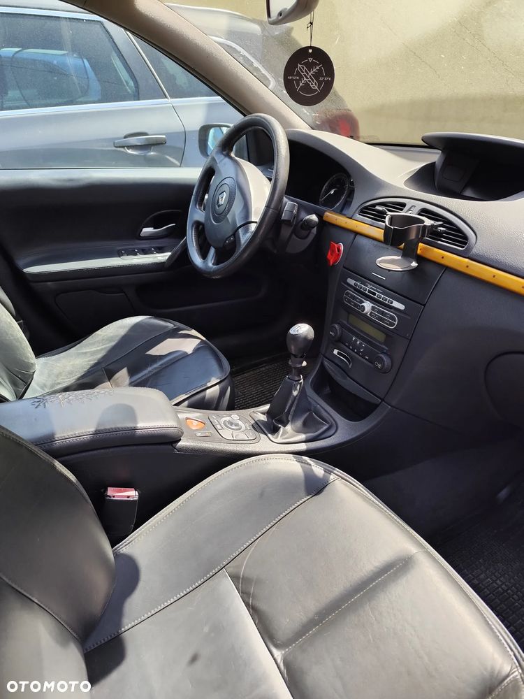 Renault Laguna 2.0 dCi Initiale - 4