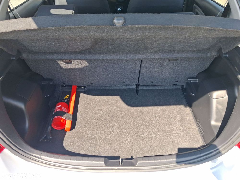 Toyota Yaris - 13