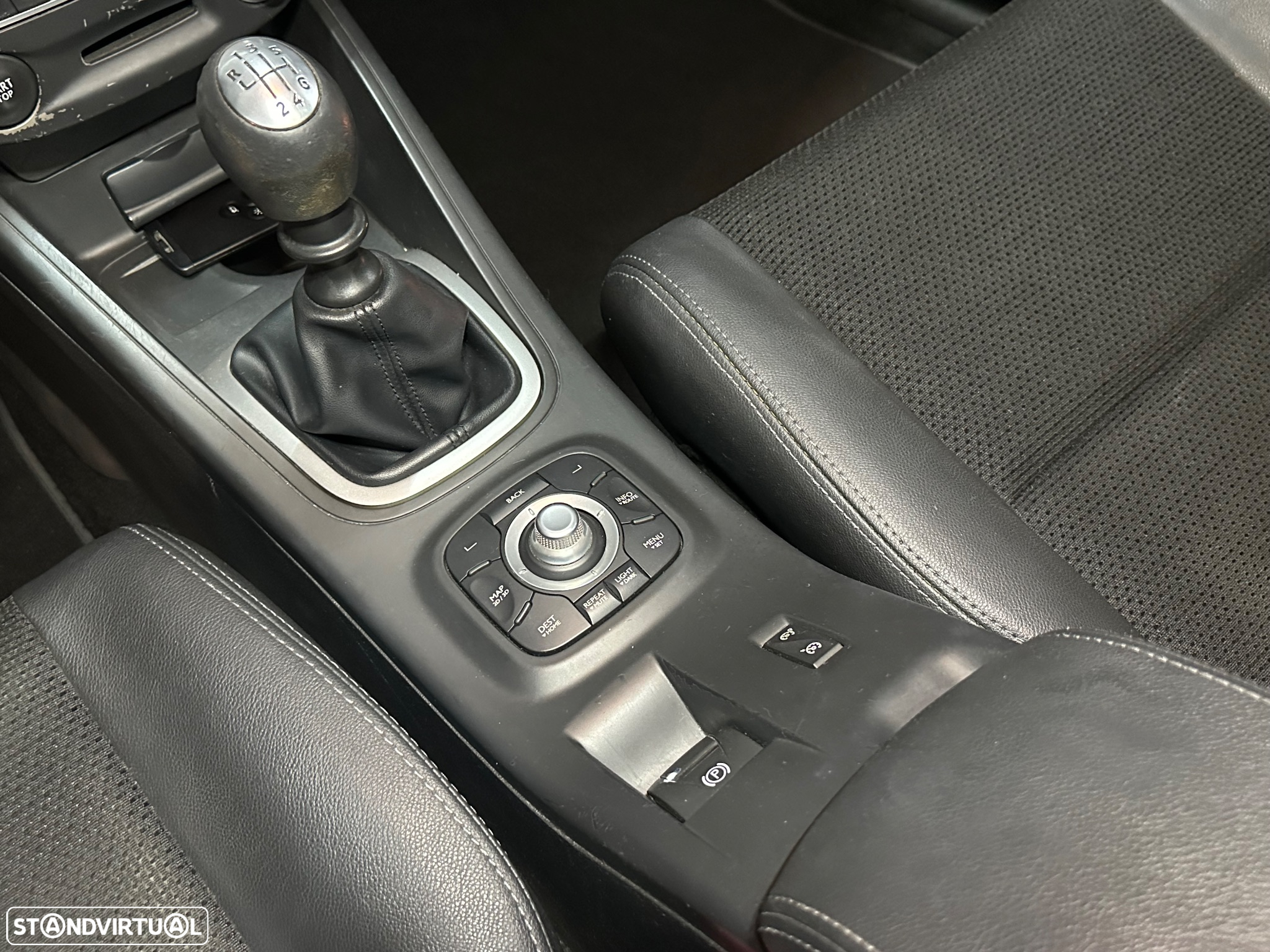 Renault Mégane Sport Tourer 1.5 dCi Dynamique S - 19