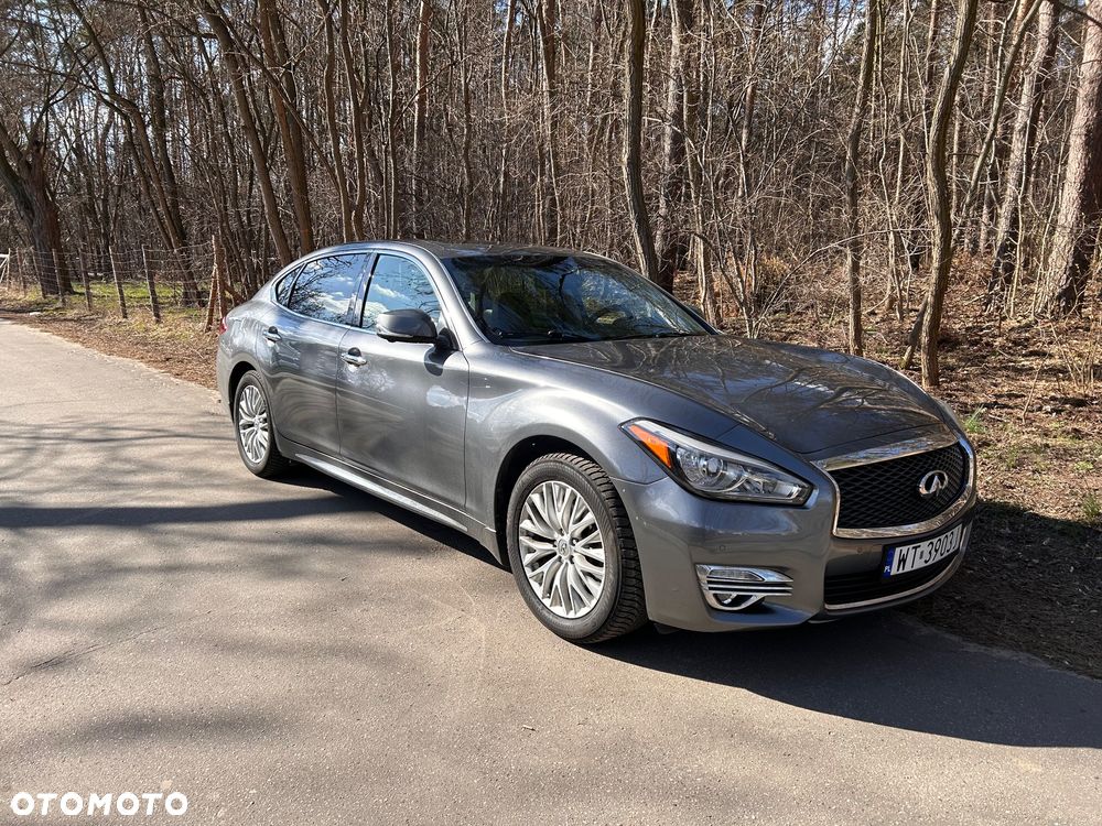 Infiniti Q70 - 3