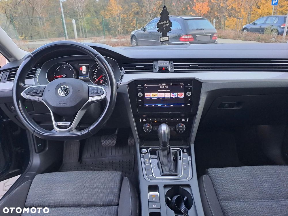 Volkswagen Passat Variant 2.0 TDI SCR DSG 4Motion Business - 11