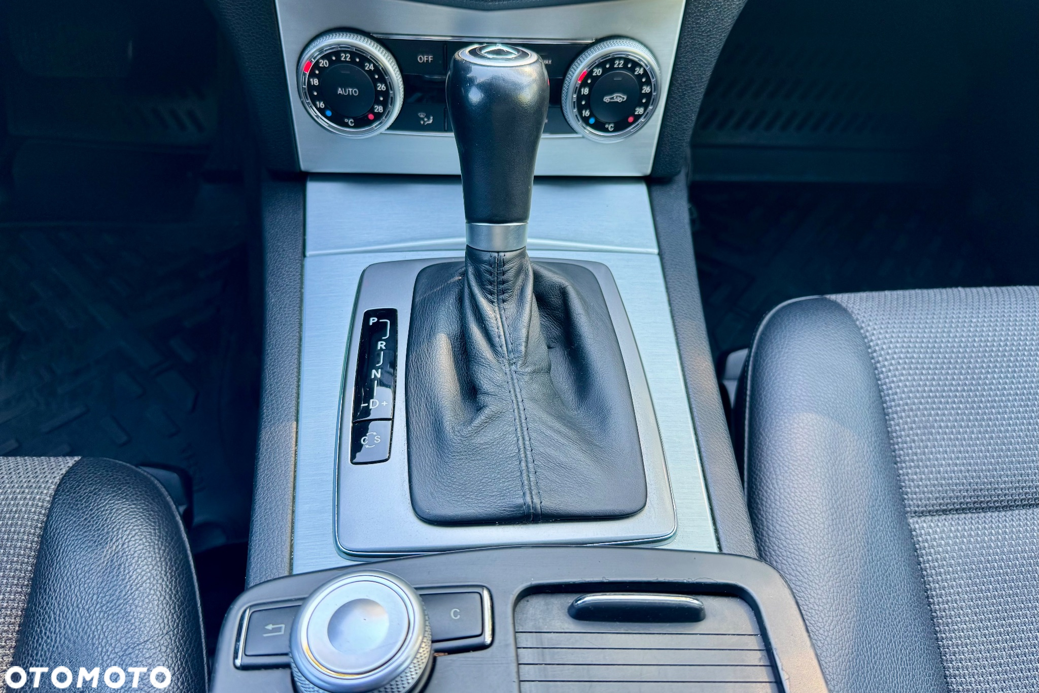 Mercedes-Benz Klasa C 200 T (BlueEFFICIENCY) 7G-TRONIC Elegance - 22