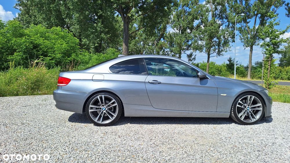 BMW Seria 3 325i - 6