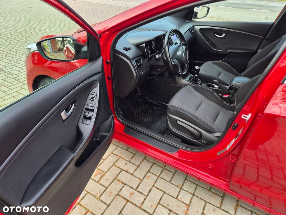 Hyundai i30 i30cw 1.6 Fifa World Cup Edition - 9