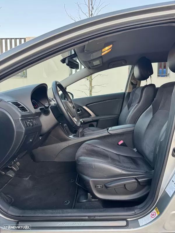 Toyota Avensis SW 2.0 D-4D Exclusive +Navi - 9