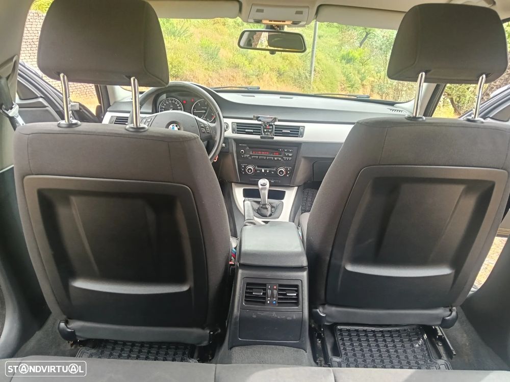 BMW 318 d LifeStyle - 7