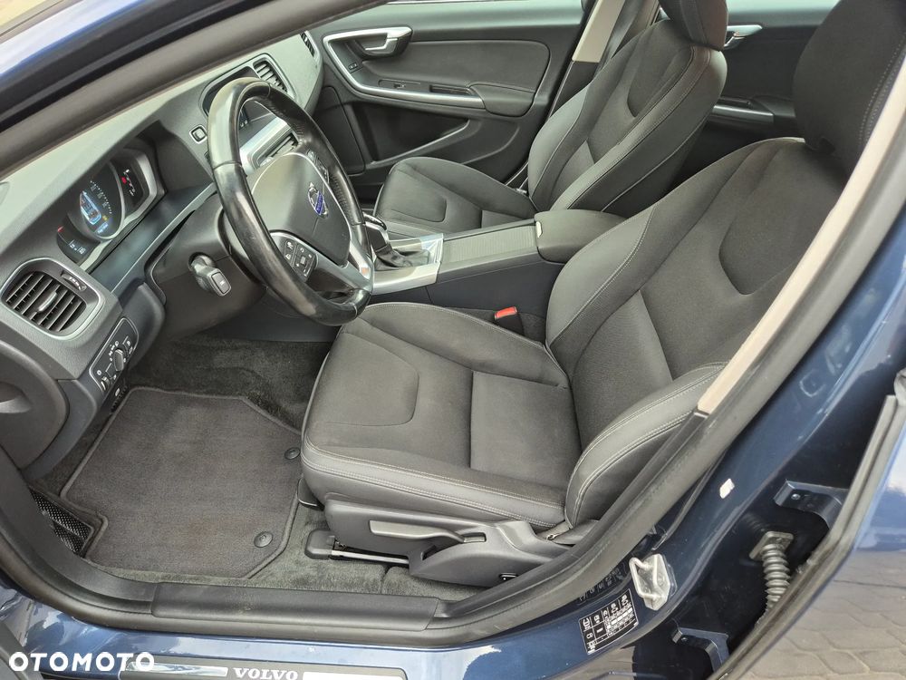 Volvo V60 T3 Base - 17