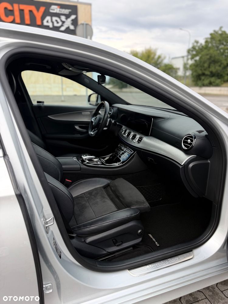 Mercedes-Benz Klasa E 220 d 4-Matic 9G-TRONIC - 15
