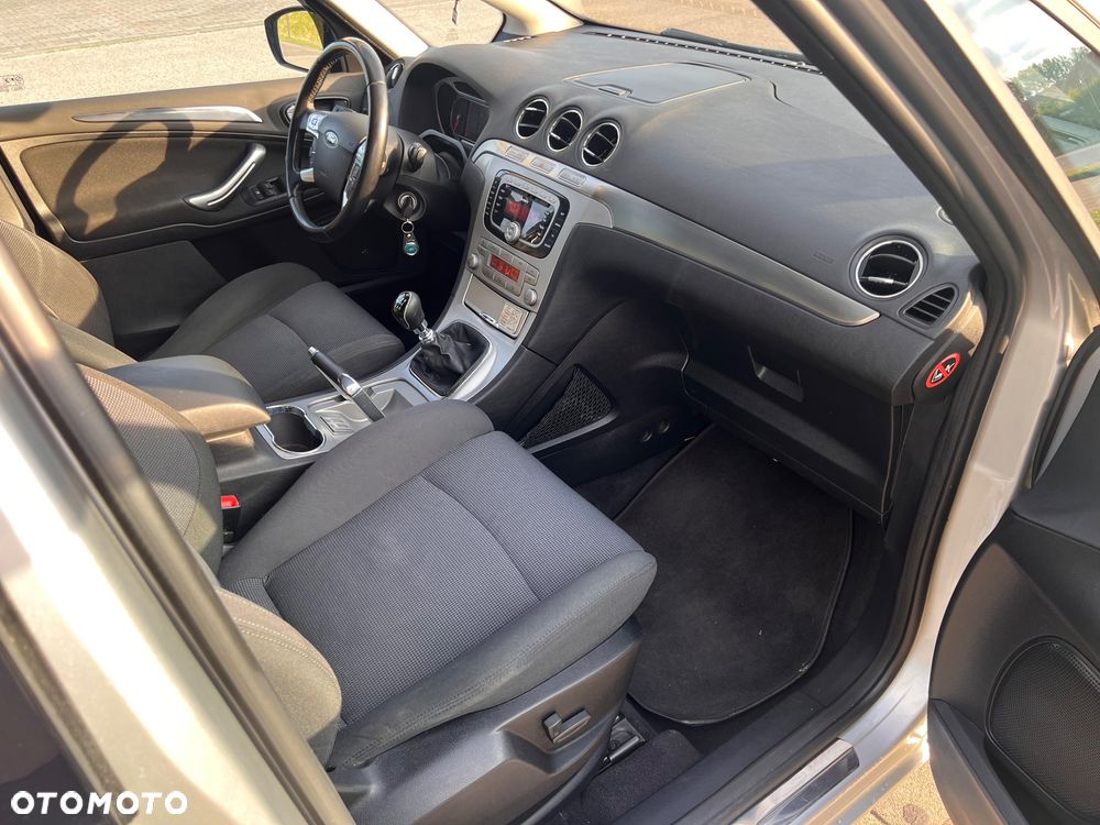 Ford S-Max - 10