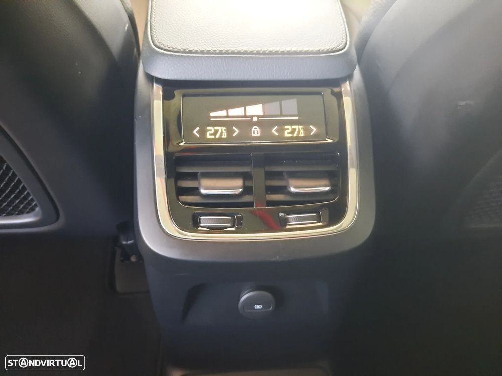 Volvo XC 90 T8 AWD Recharge Geartronic Inscription - 29