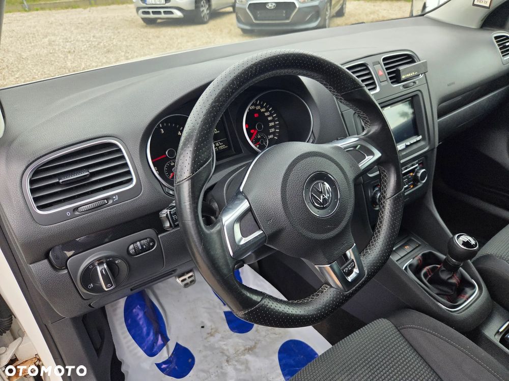 Volkswagen Golf - 22