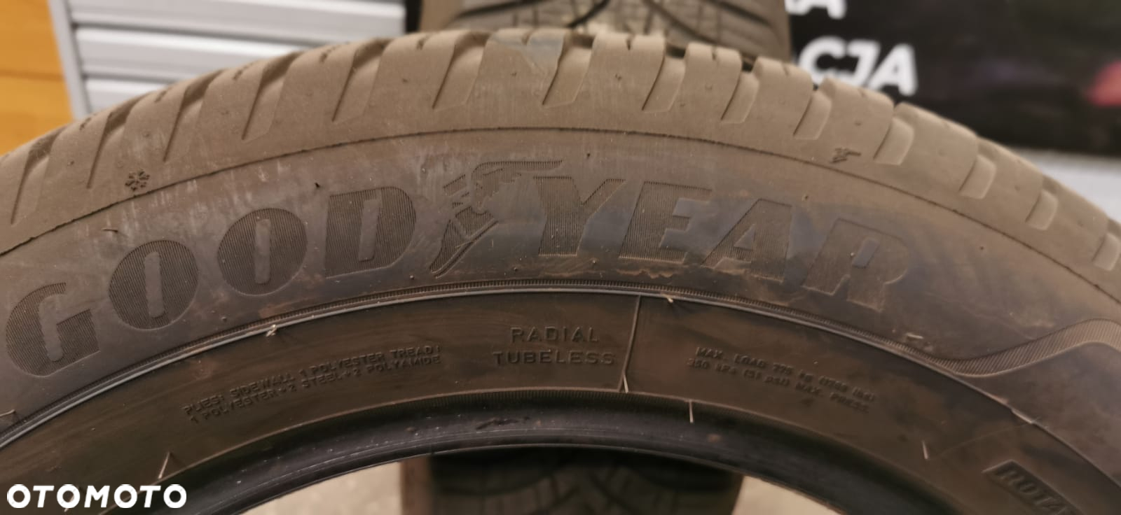 215/65 R17 Goodyear - 5