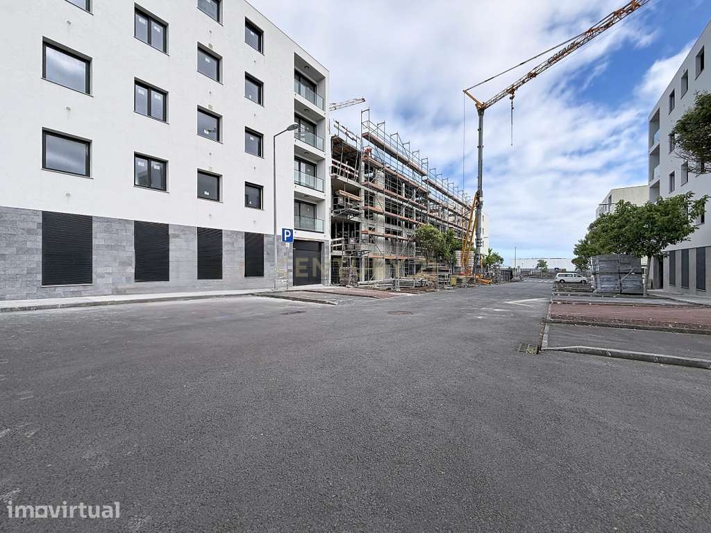Apartamento T2 Novo | Localização Premium junto à CUF Lagoa - Grande imagem: 4/11