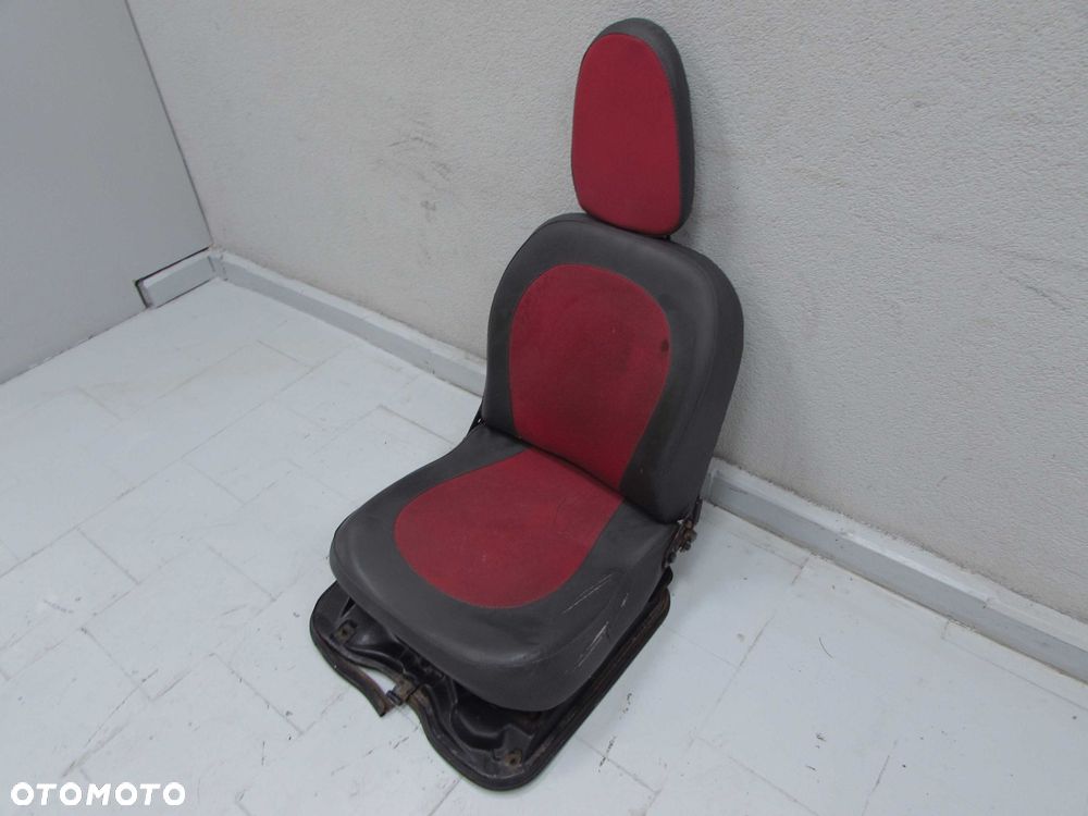 PIAGGIO PORTER HIJET PFAU QUARGO 06- FOTEL SIEDZENIE PASAZERA LEWY - 2