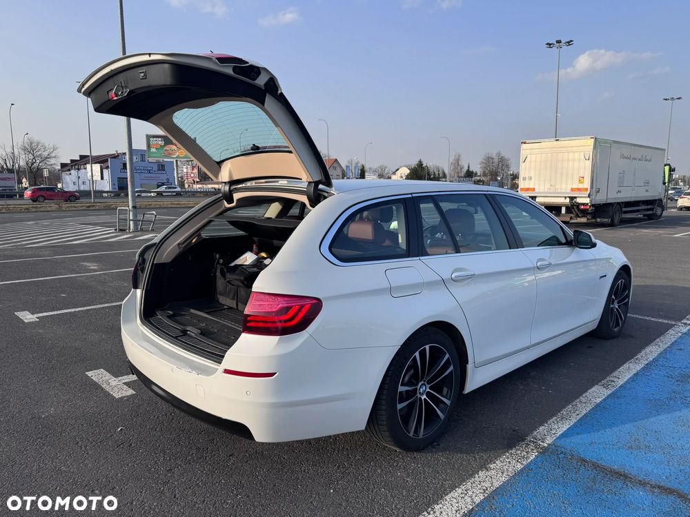 BMW Seria 5 525d xDrive - 7