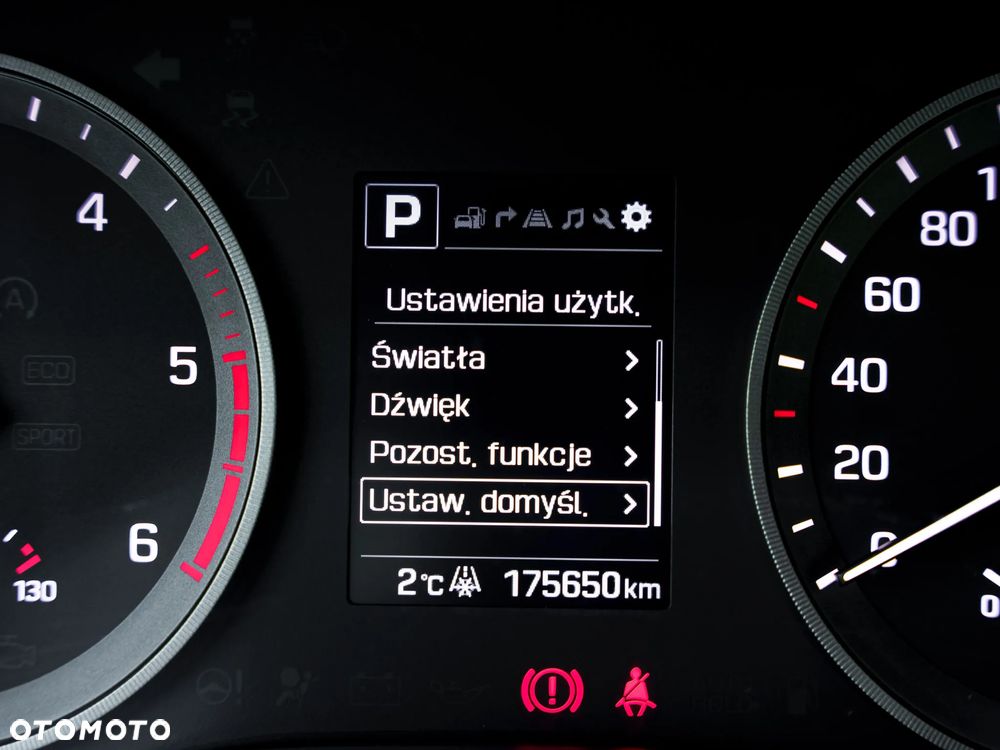 Hyundai Tucson blue 1.7 CRDi 2WD DCT Premium - 34