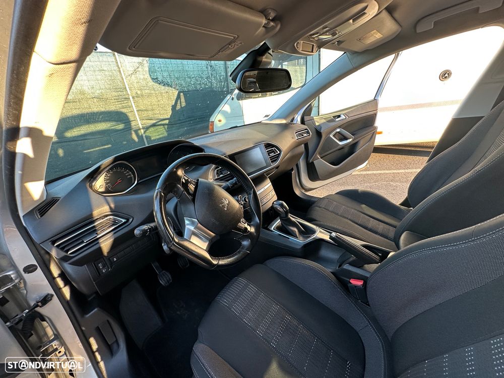 Peugeot 308 HDi FAP 92 Access - 12