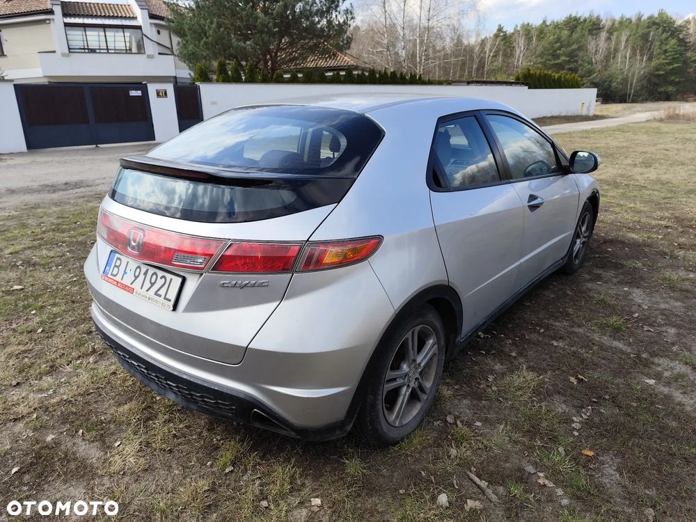 Honda Civic 1.8 Comfort - 3