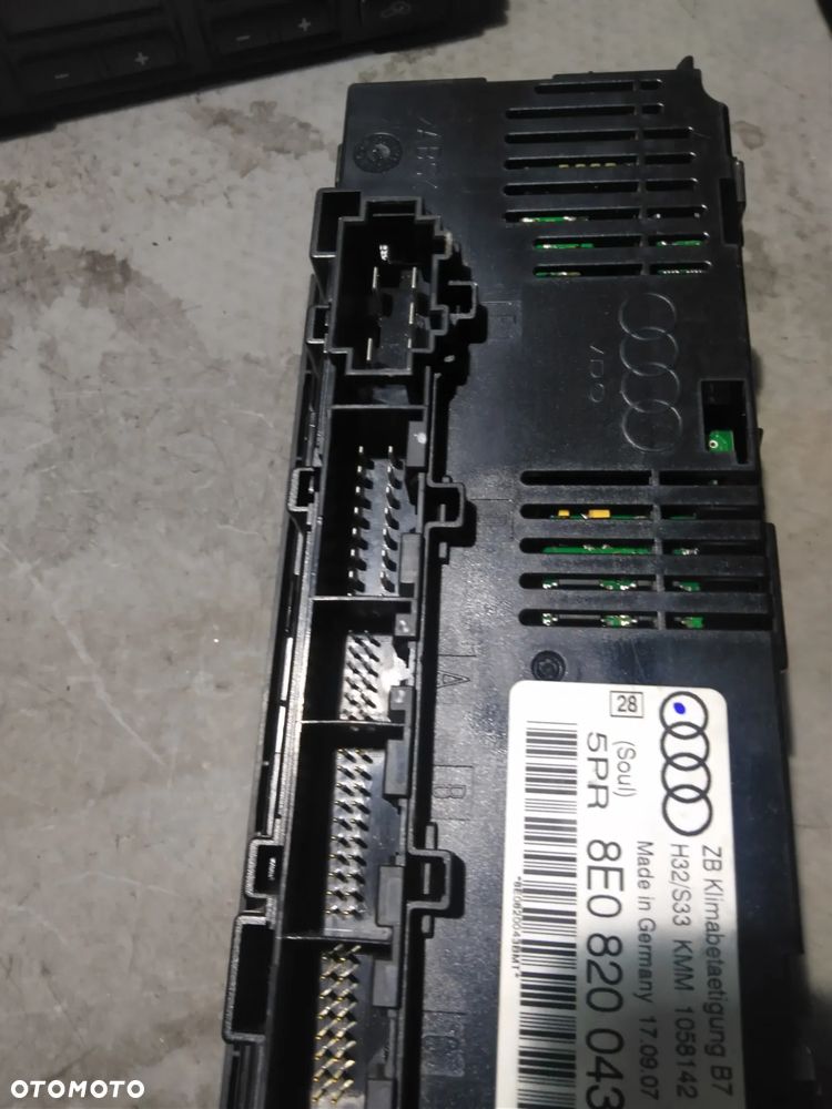Panel nawiewu 8E0820043BM - 4