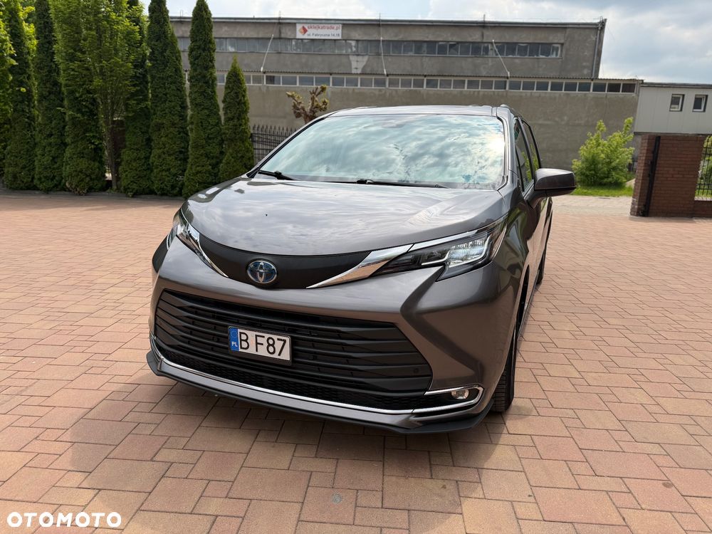 Toyota Sienna - 3