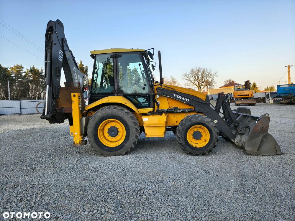 Volvo BL71  Koparko-ładowarka - 2