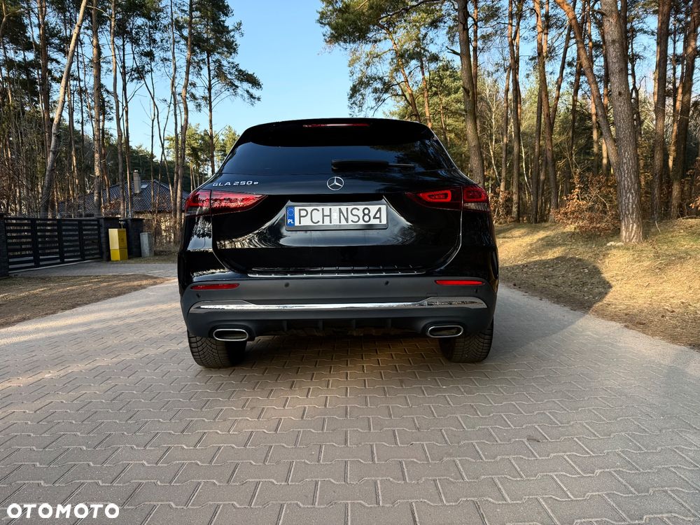 Mercedes-Benz GLA - 8