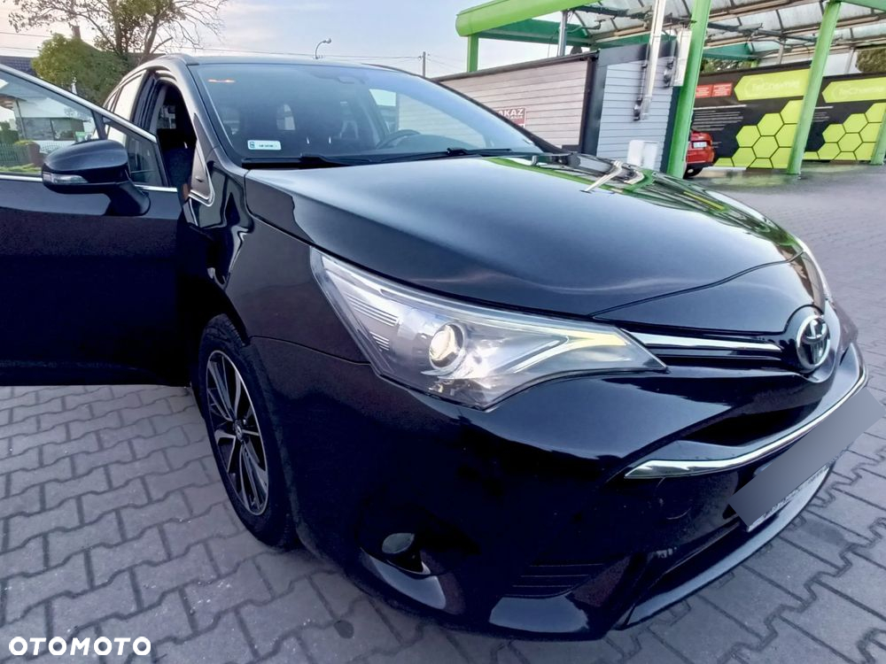 Toyota Avensis 1.8 Premium - 20